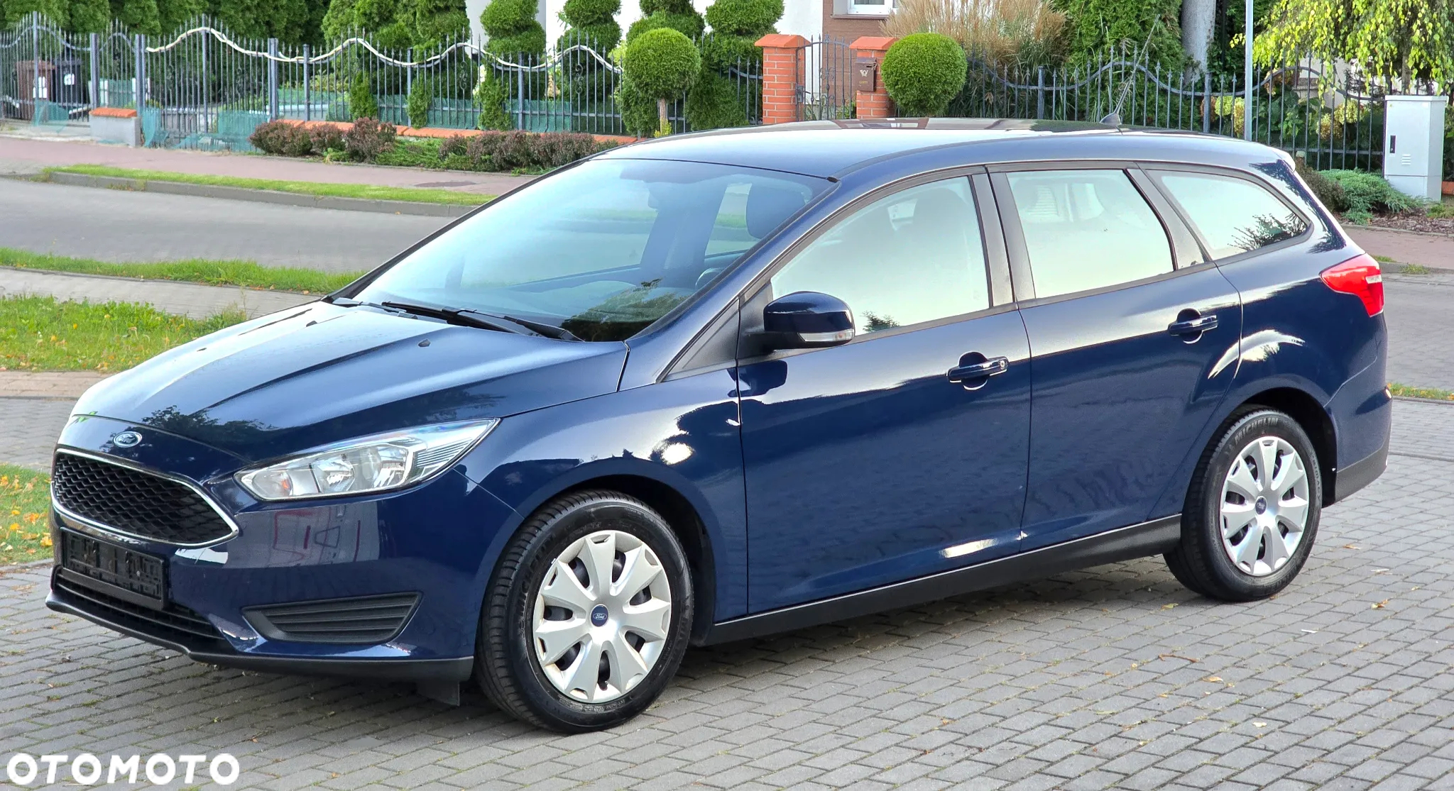 Ford Focus 1.6 TI-VCT Ambiente - 2