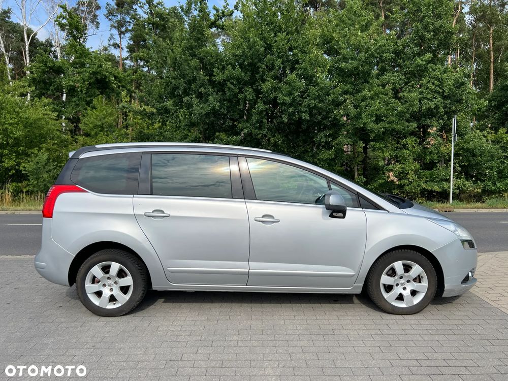 Peugeot 5008 - 4