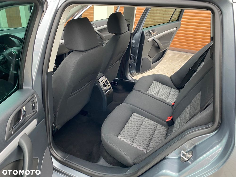 Skoda Octavia 1.6 TDI Ambiente - 6