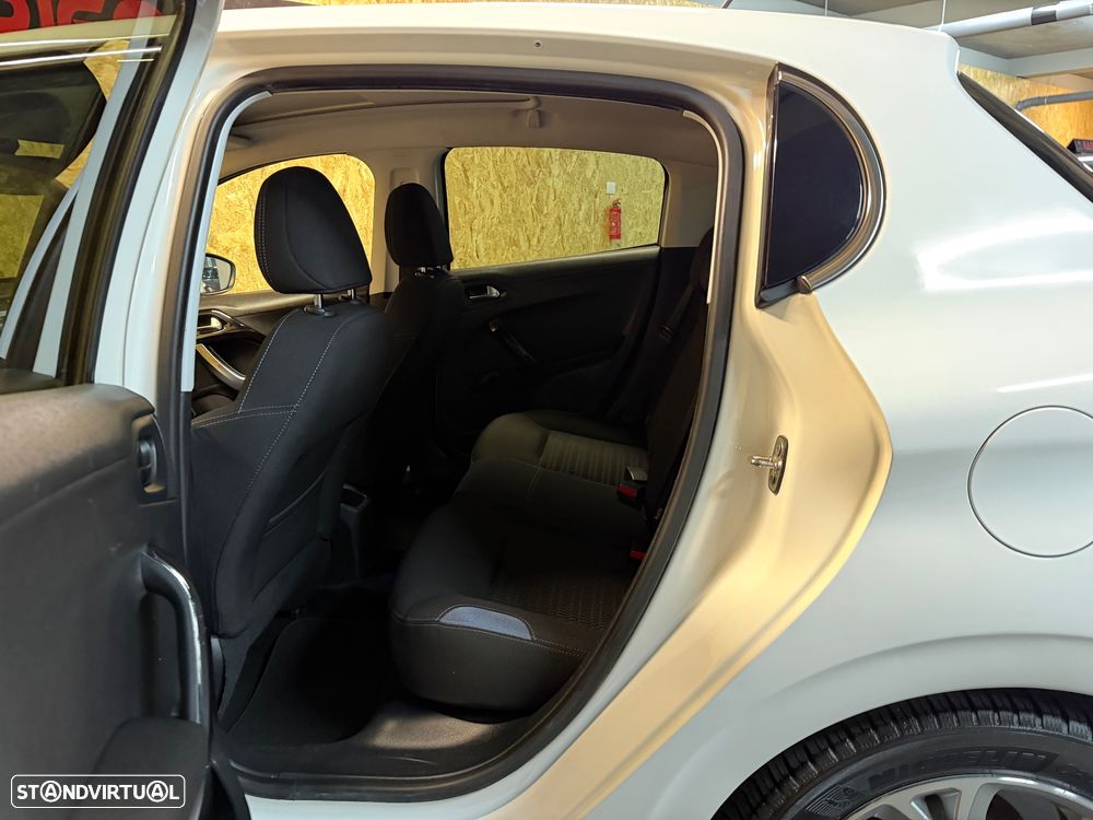 Peugeot 208 82 VTI Allure - 9