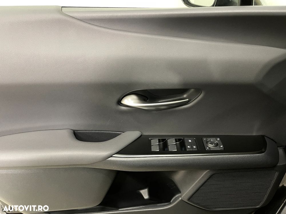 Lexus UX 250h Business Edition - 22