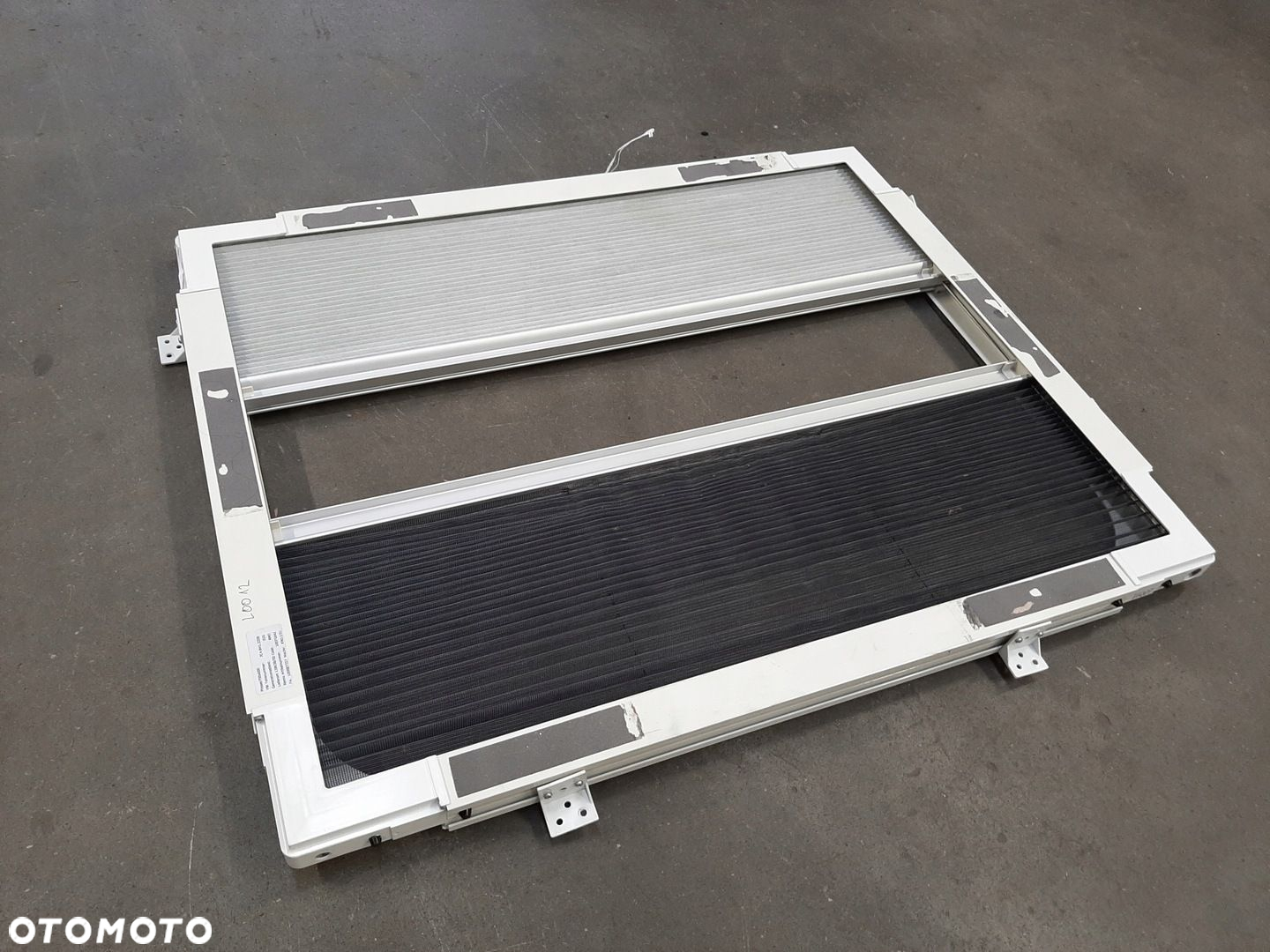 VW CRAFTER II GRAND CALIFORNIA KAMPER 700x600 OKNO ROLETA 7C4845320B - 2