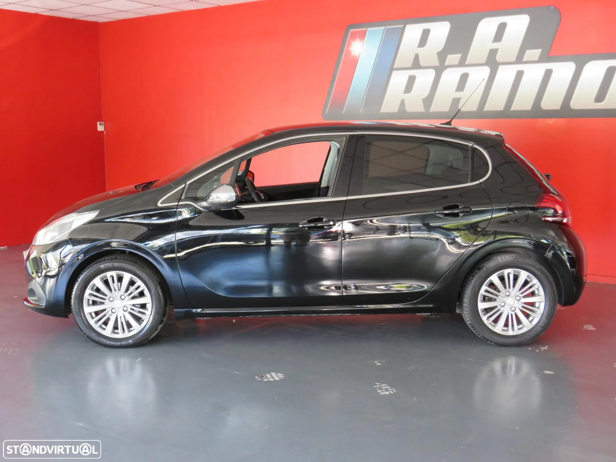 Peugeot 208 1.2 PureTech Allure - 9