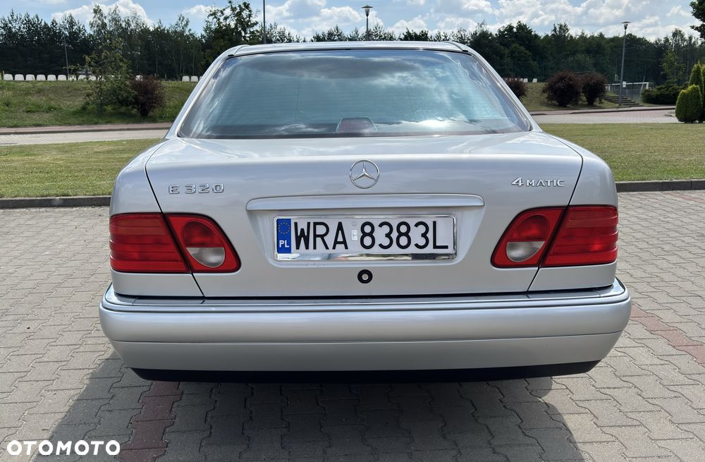 Mercedes-Benz Klasa E 320 T 4-Matic Avantgarde - 14