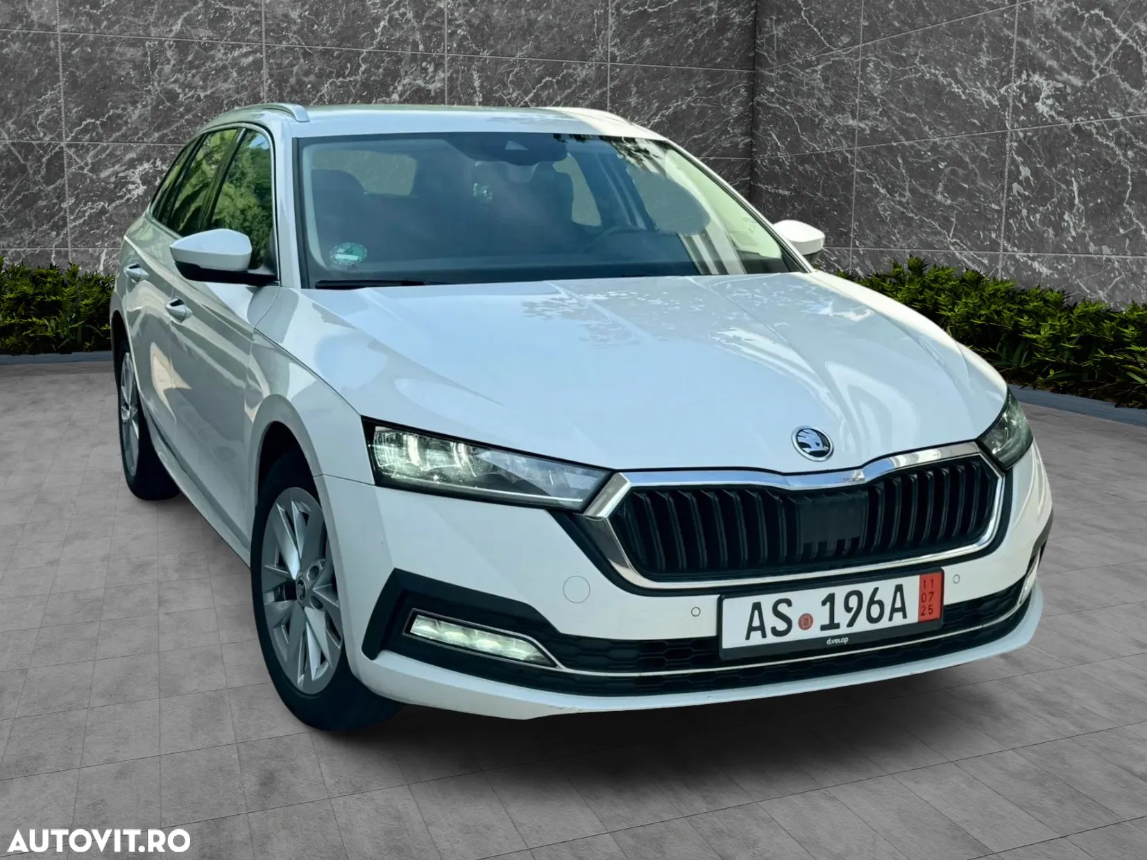 Skoda Octavia 2.0 TDI DSG Style - 1