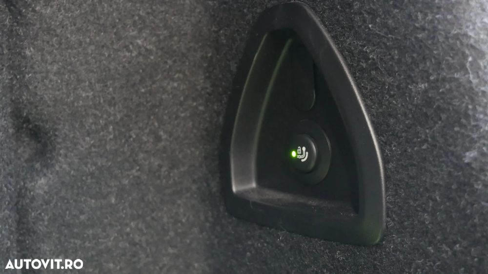 BMW Seria 5 530i xDrive AT - 40