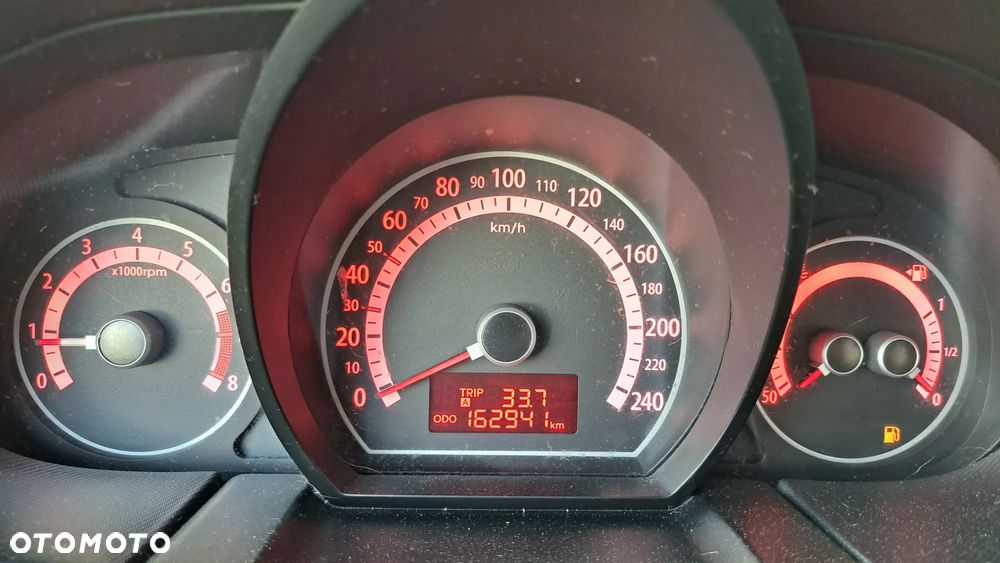 Kia Ceed - 8