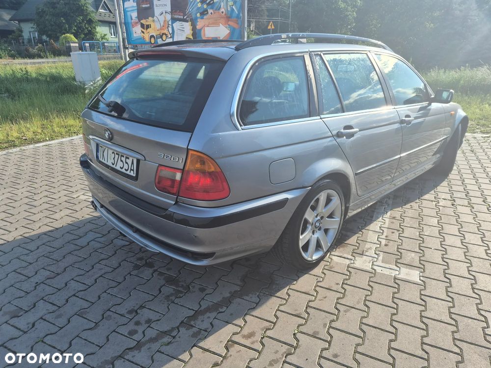 BMW Seria 3 320i - 3