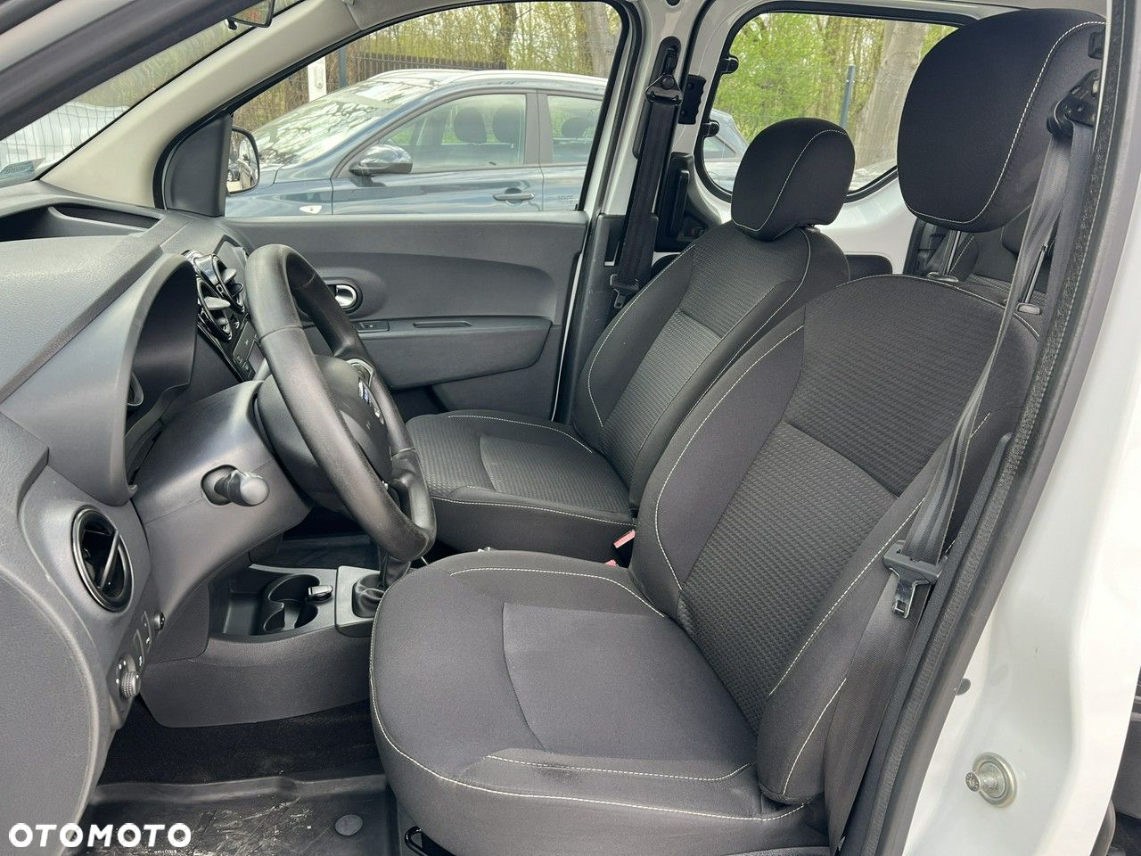 Dacia Dokker 1.5 Blue dCi Laureate - 11