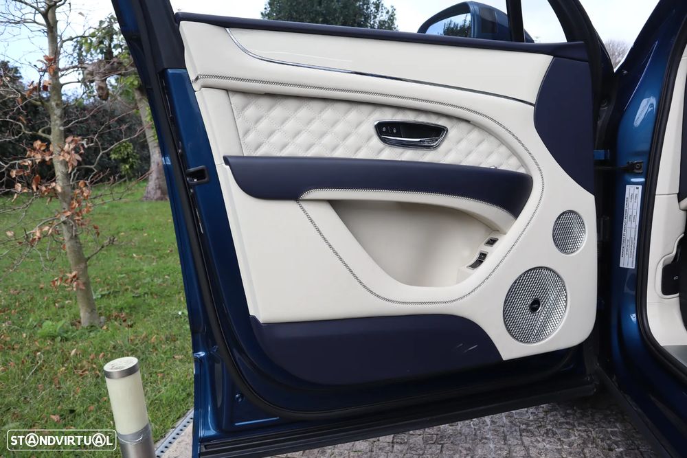 Bentley Bentayga V8 Azure - 19