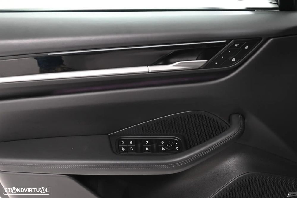 Porsche Macan Electric 4 - 26
