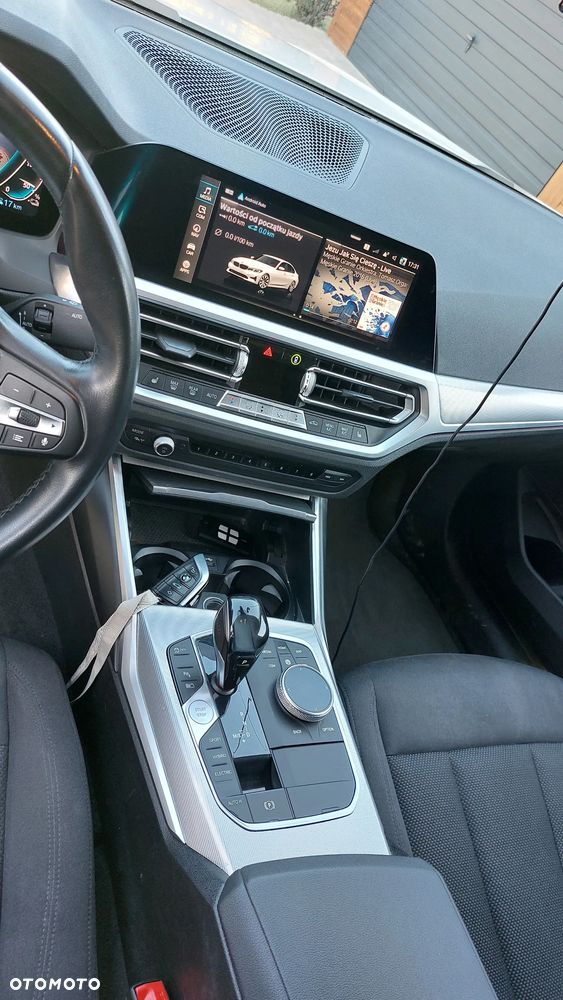 BMW Seria 3 330e - 11