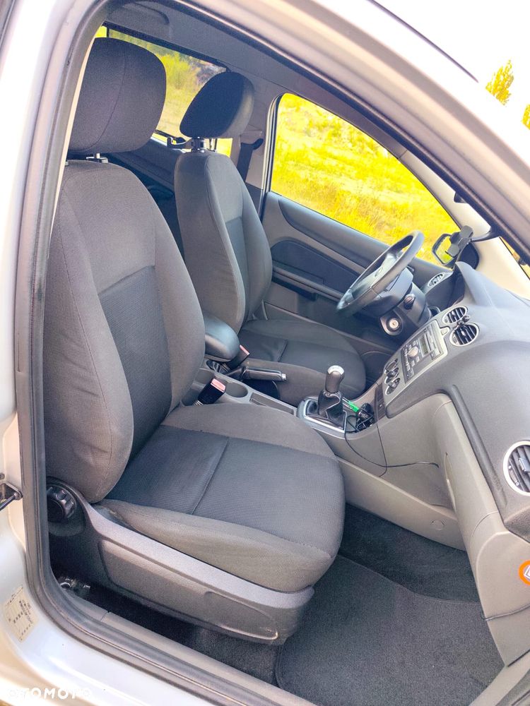 Ford Focus 1.6 TDCi Ambiente - 9
