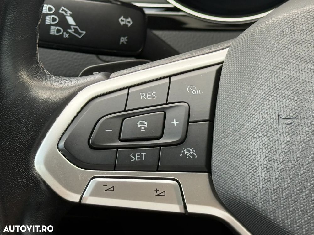 Volkswagen Passat 1.5 TSI ACT DSG Highline - 17