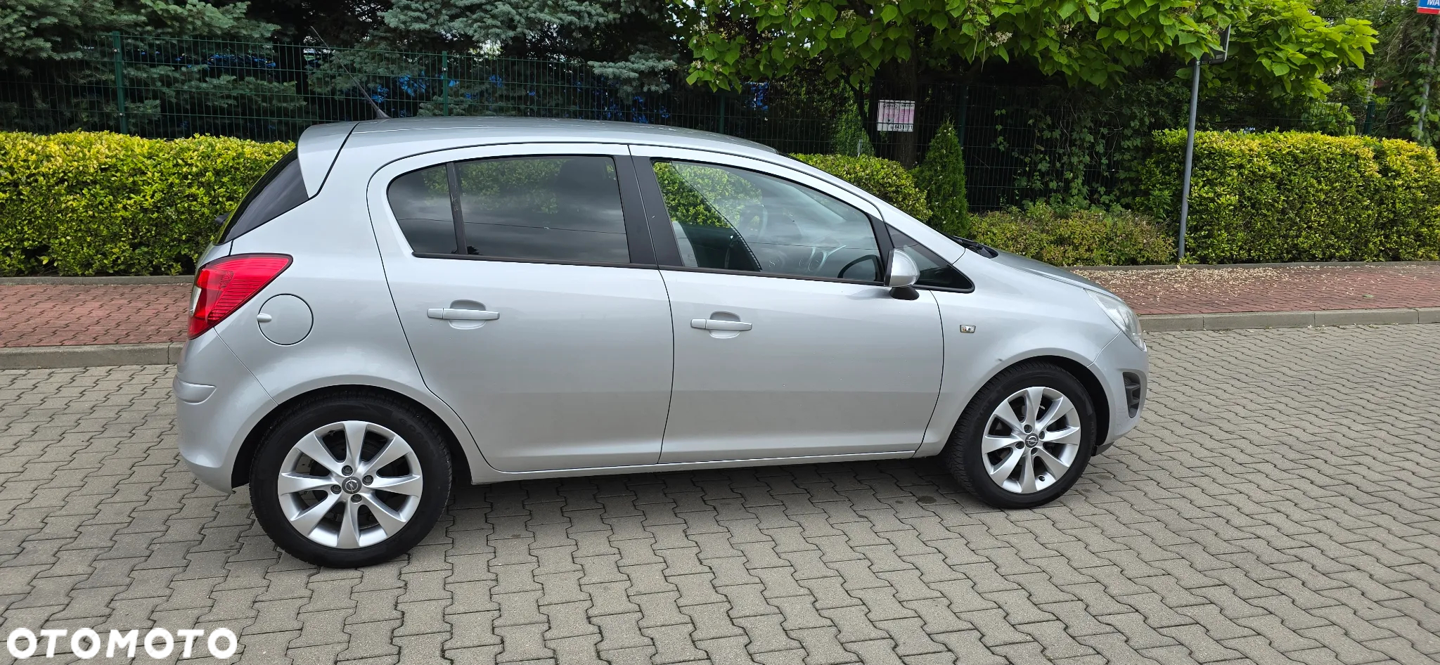 Opel Corsa 1.4 16V Edition 150 - 7