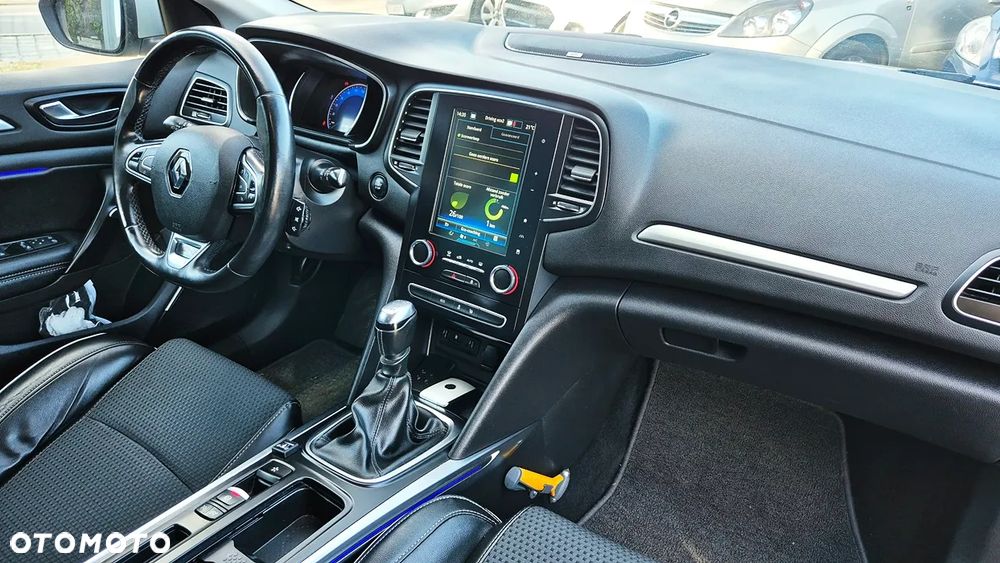 Renault Megane ver-1-3-tce-fap-r-s-line - 39