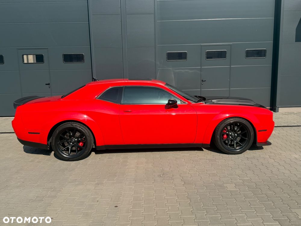Dodge Challenger - 13