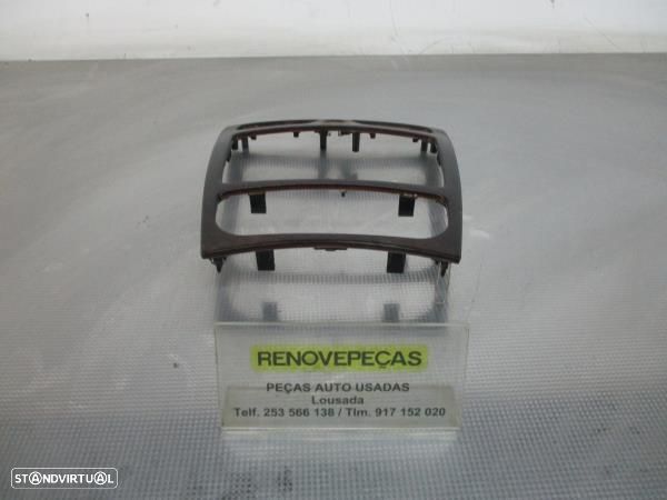 Moldura / Estrutura Consola Central / Rádio Mercedes-Benz C-Class (W20 - 1
