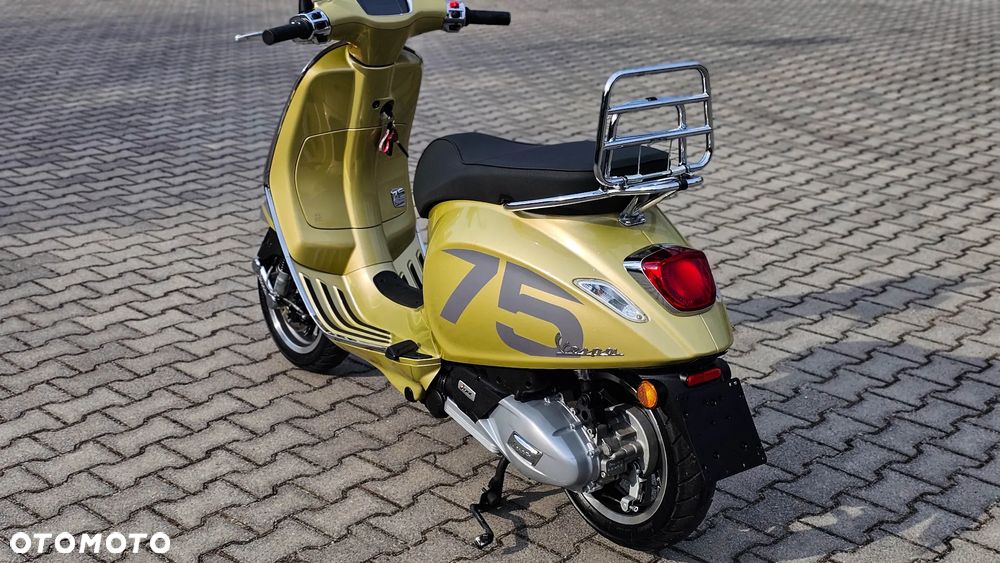 Piaggio Vespa - 3