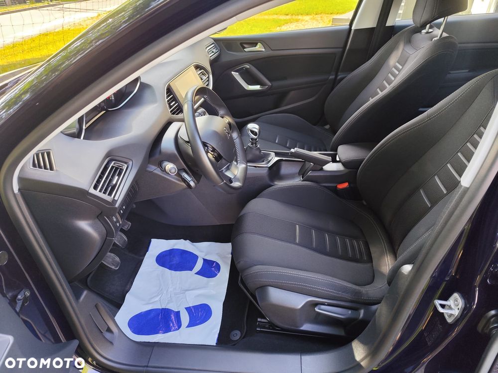 Peugeot 308 PureTech 130 GPF Stop & Start Allure - 19