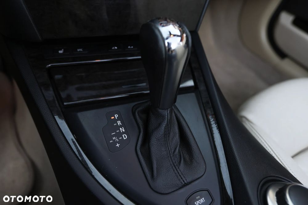 BMW Seria 6 650 i - 23