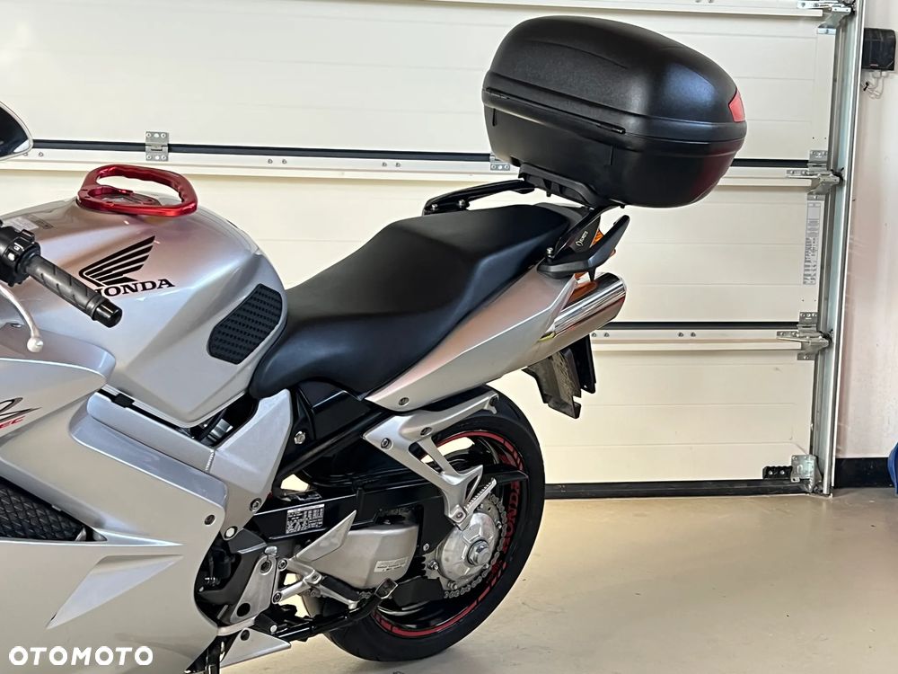 Honda VFR - 10