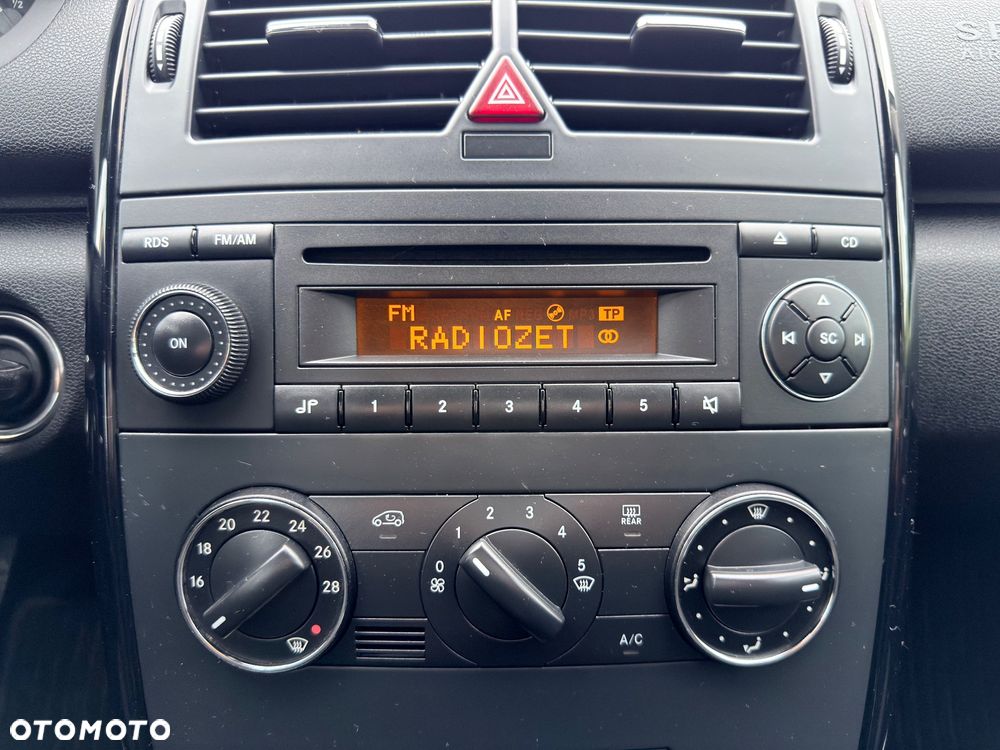 Mercedes-Benz Klasa A 160 BlueEFFICIENCY Avantgarde Special Edition - 26