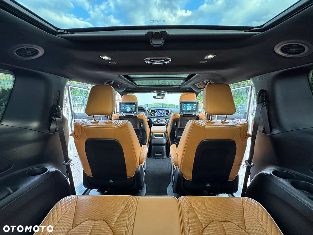 Chrysler Pacifica - 18