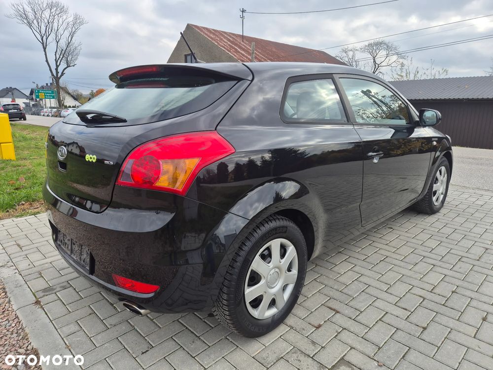 Kia ProCeed 1.4 CVVT Dream-Team Edition - 4