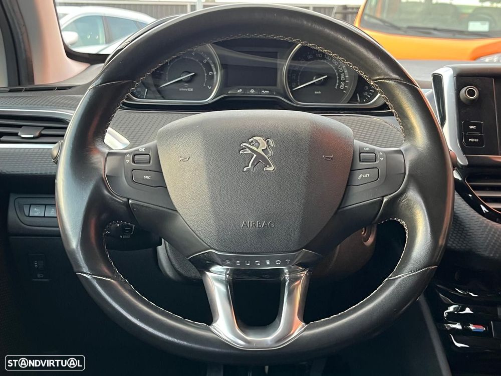 Peugeot 2008 1.2 PureTech Allure - 16