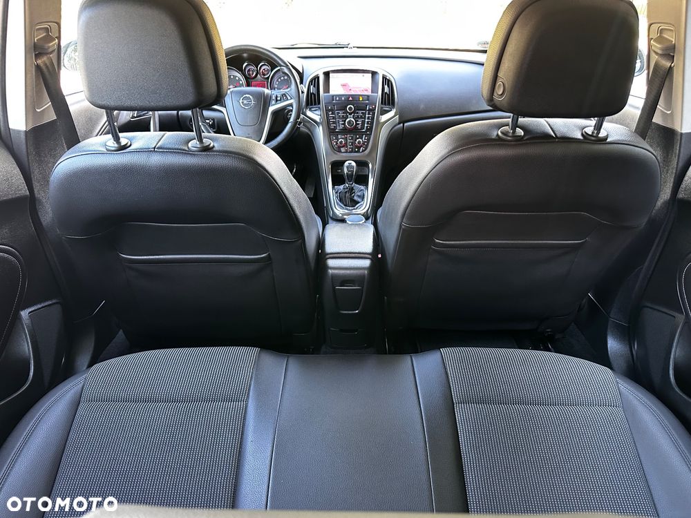 Opel Astra 1.4 Turbo Color Edition - 33