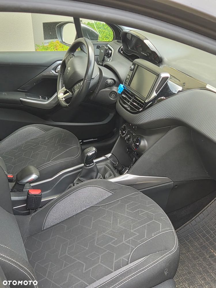 Peugeot 2008 1.2 Pure Tech Active - 10