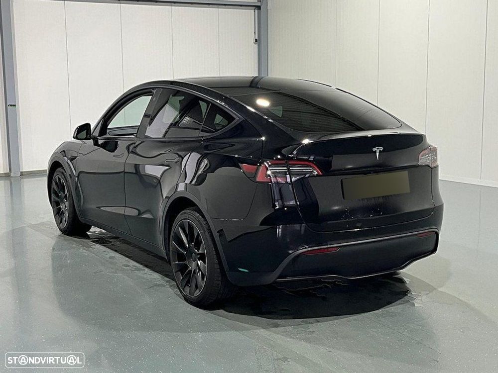 Tesla Model Y Long-Range RWD - 12