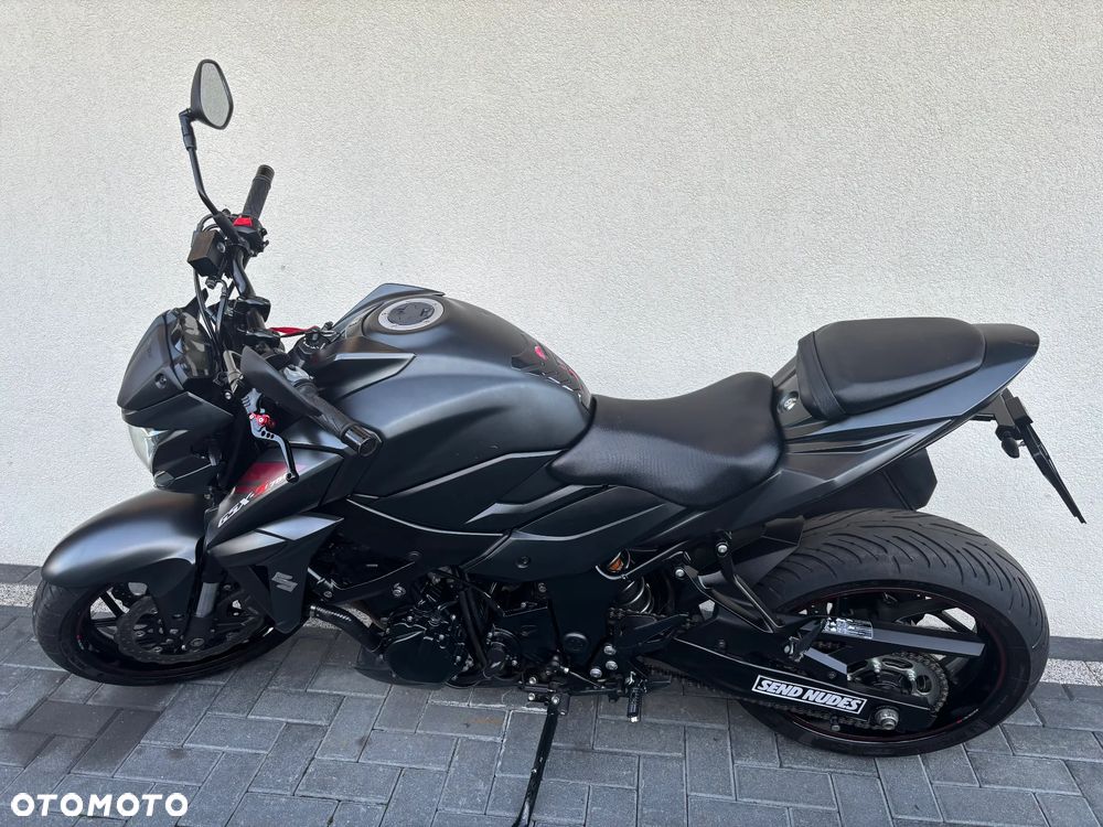 Suzuki GSX - 4