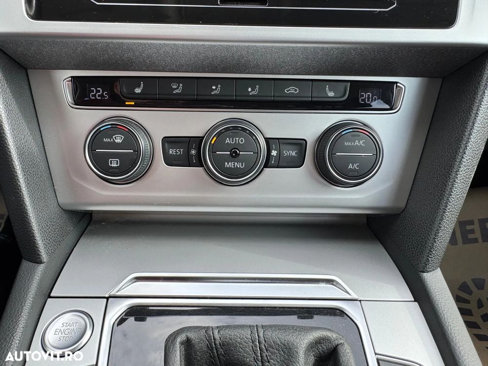 Volkswagen Passat - 35