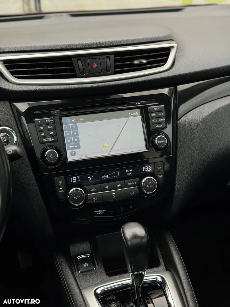 Nissan Qashqai 1.6 DCI Start/Stop X-TRONIC Tekna - 33