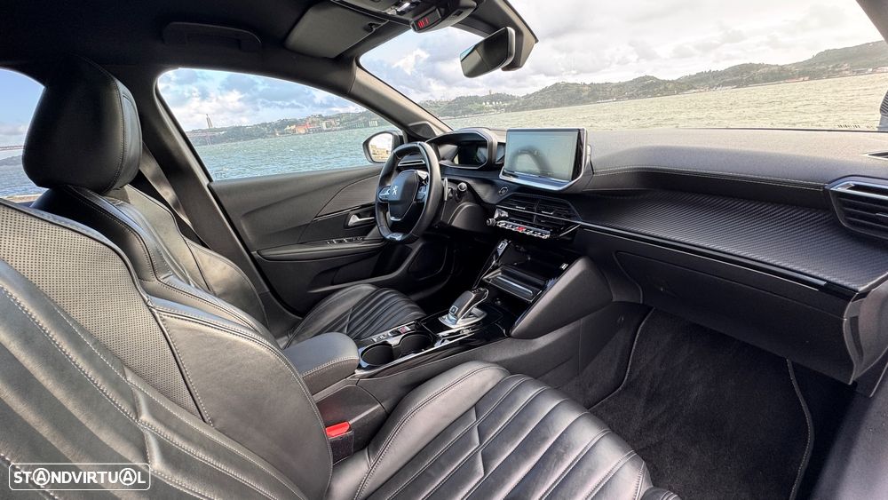 Peugeot 208 1.2 PureTech GT EAT8 - 21