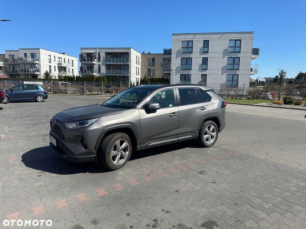 Toyota RAV4 - 1
