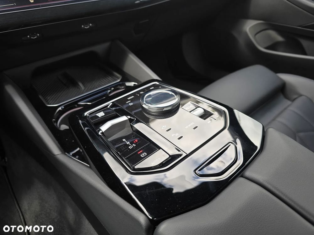BMW Seria 5 520d xDrive mHEV M Sport - 16