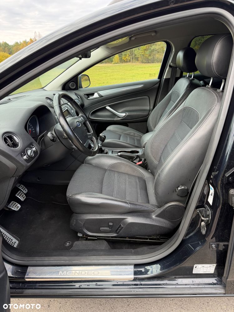 Ford Mondeo 2.0 TDCi Black Magic - 31