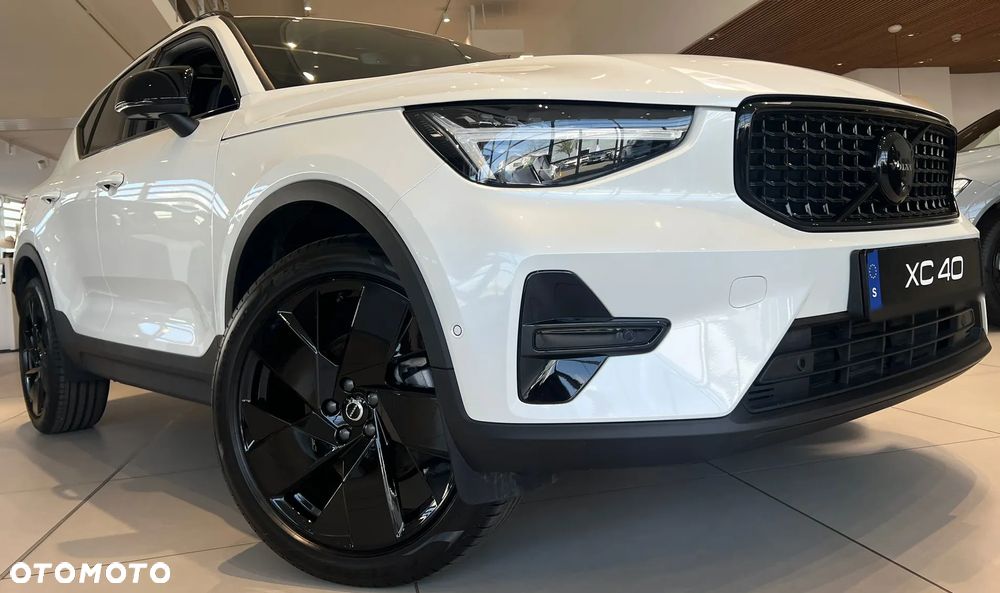 Volvo XC 40 B4 B AWD DKG Ultimate Dark - 12