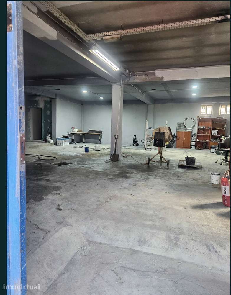Armazem 200m2 na ponte da bica
1.500 €
Negociável - Grande imagem: 2/9