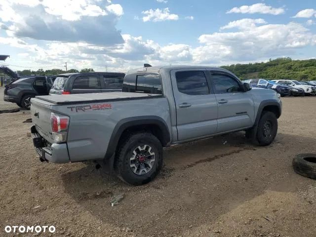 Toyota Tacoma - 12