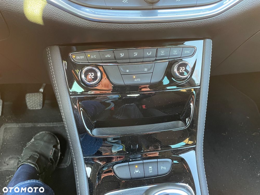 Opel Astra 1.4 T Elite - 18