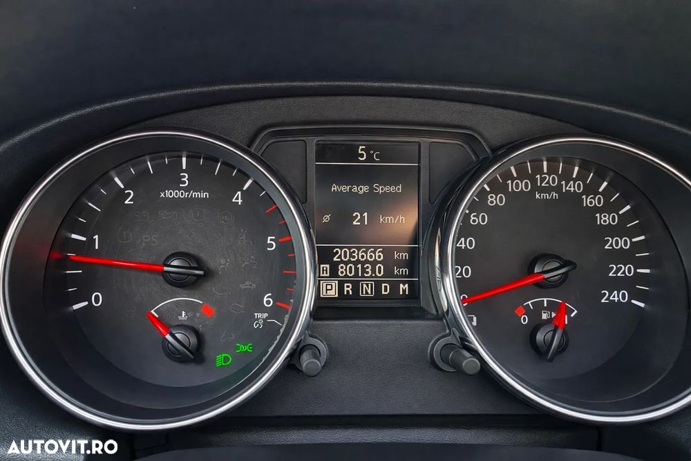 Nissan Qashqai 2.0 DCI 4 x 4 DPF Aut tekna - 6