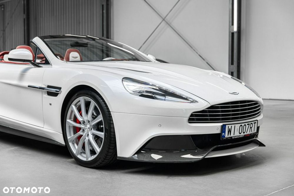Aston Martin Vanquish - 17