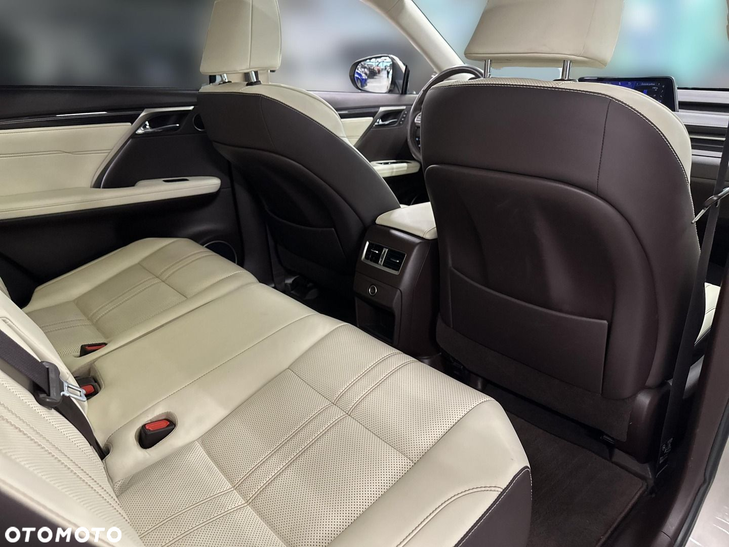 Lexus RX - 22