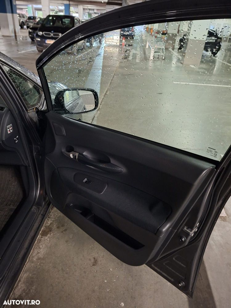Toyota Auris 1.6 Sol - 14