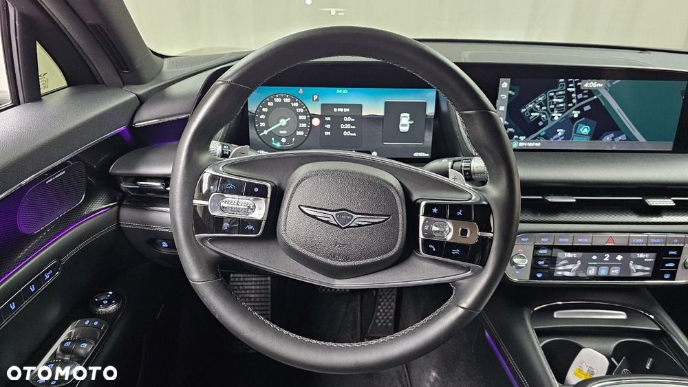 Genesis G90 - 12