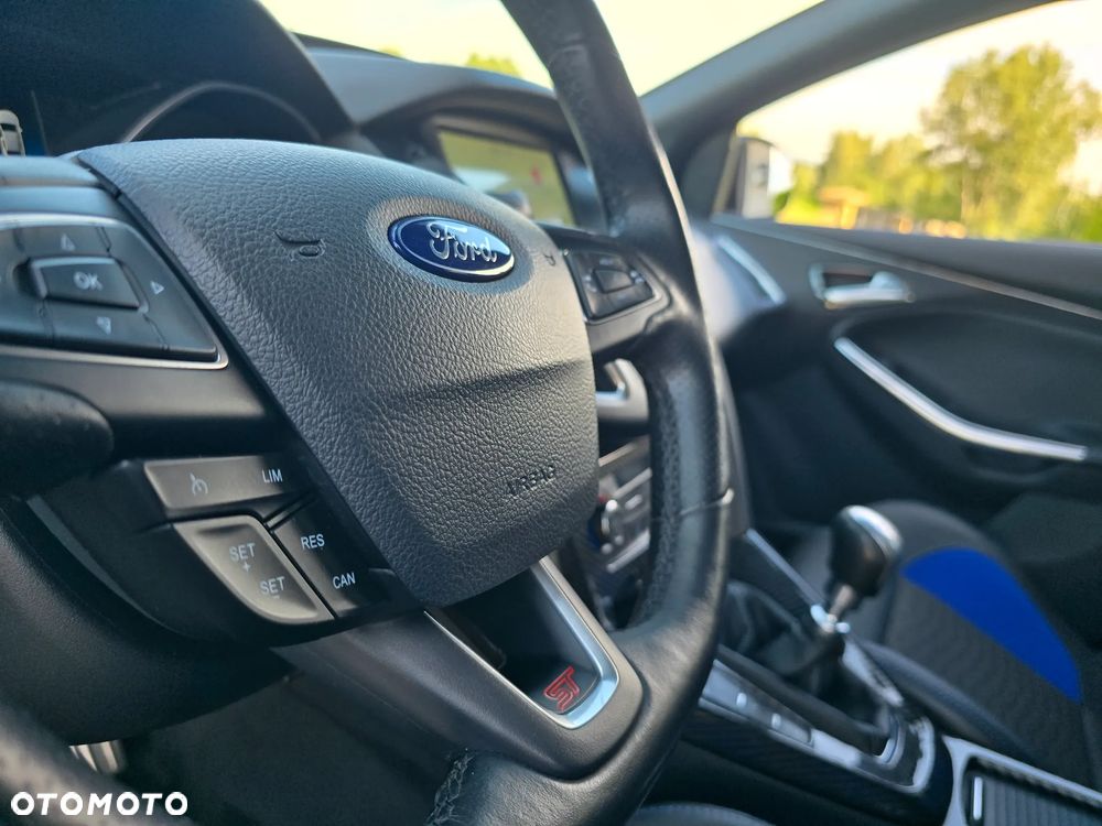 Ford Focus 2.0 EcoBoost ST mit Leder-Sport-Paket - 15